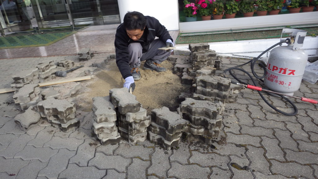 インターロッキングのメンテナンス！