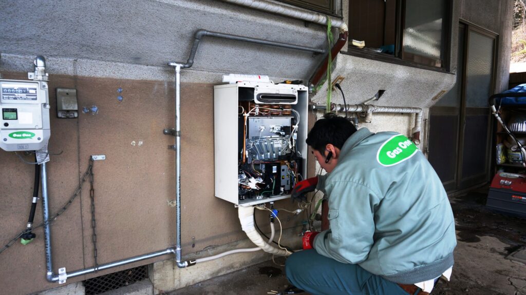 塩尻市北小野で解体工事前の準備始まりました