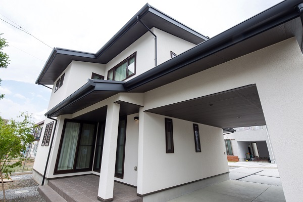 注文住宅を建てたい方必見！カバードポーチのメリットや注意点をご紹介！