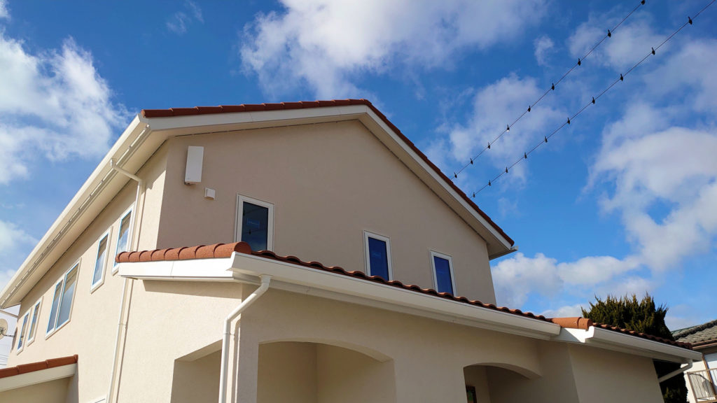 【ブログ】安曇野市豊科の南欧風デザインの家の足場が外れました