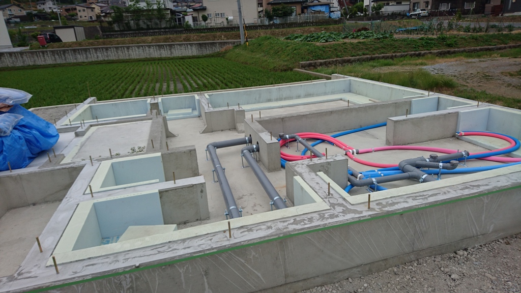 茅野市のお客様と電気配線のお打合せ