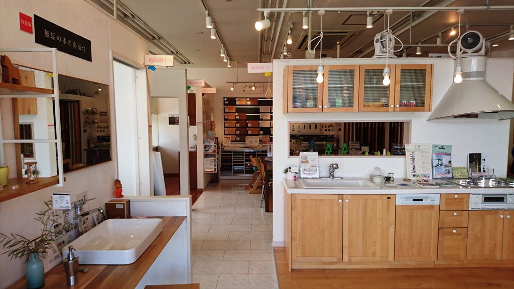 松本市筑摩にて新築のお客様と松本市のウッドワンショールームへ