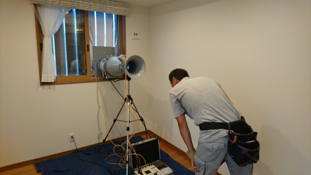 茅野市宮川の新築住宅で気密測定を実施