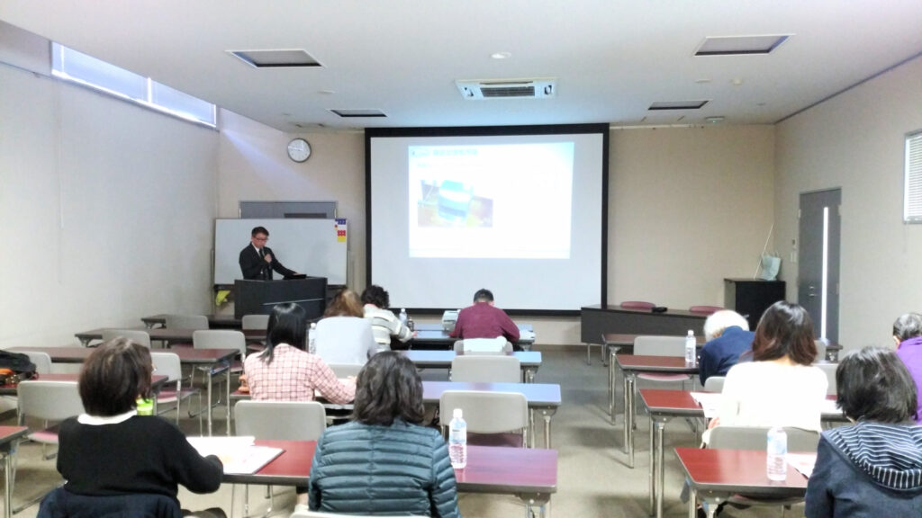 コンパス笑楽校で「以外に身近なシックハウス」について解説しました