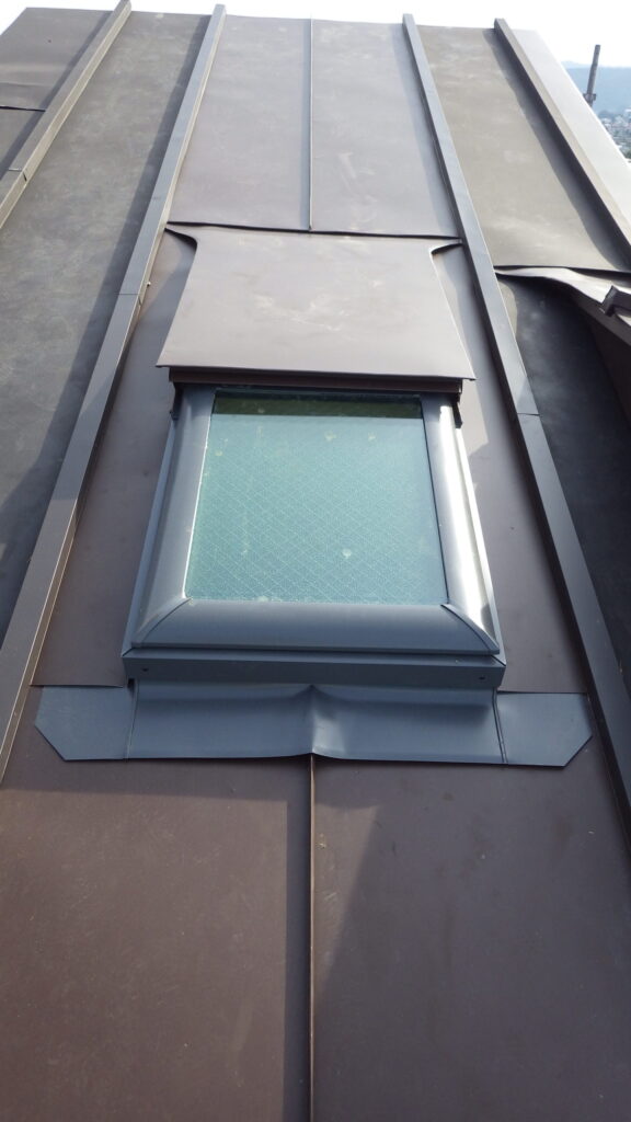 下諏訪町で雨漏りの工事終わりました！