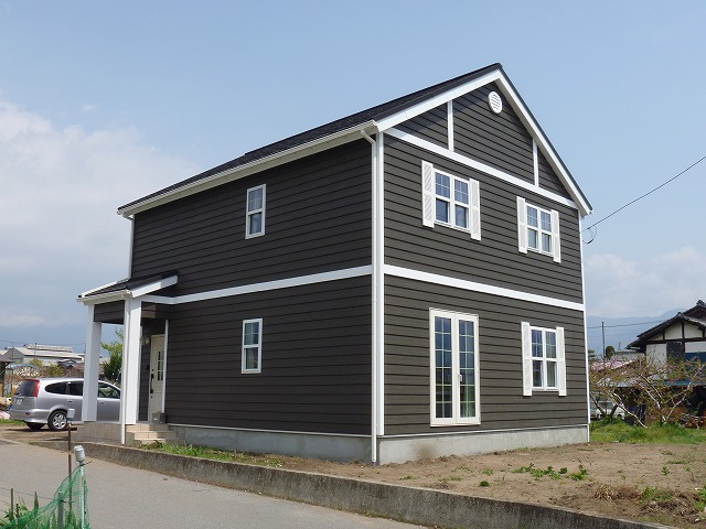 English Varie Colonial